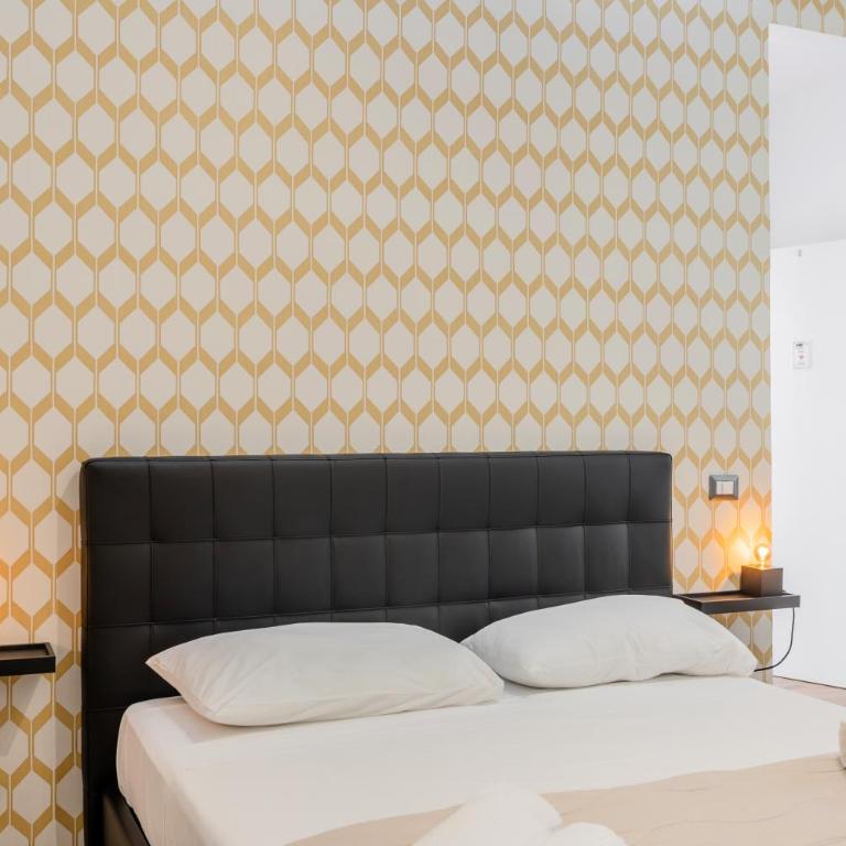 Pietramare Luxury Suites - Queen Room with Spa Bath - 23