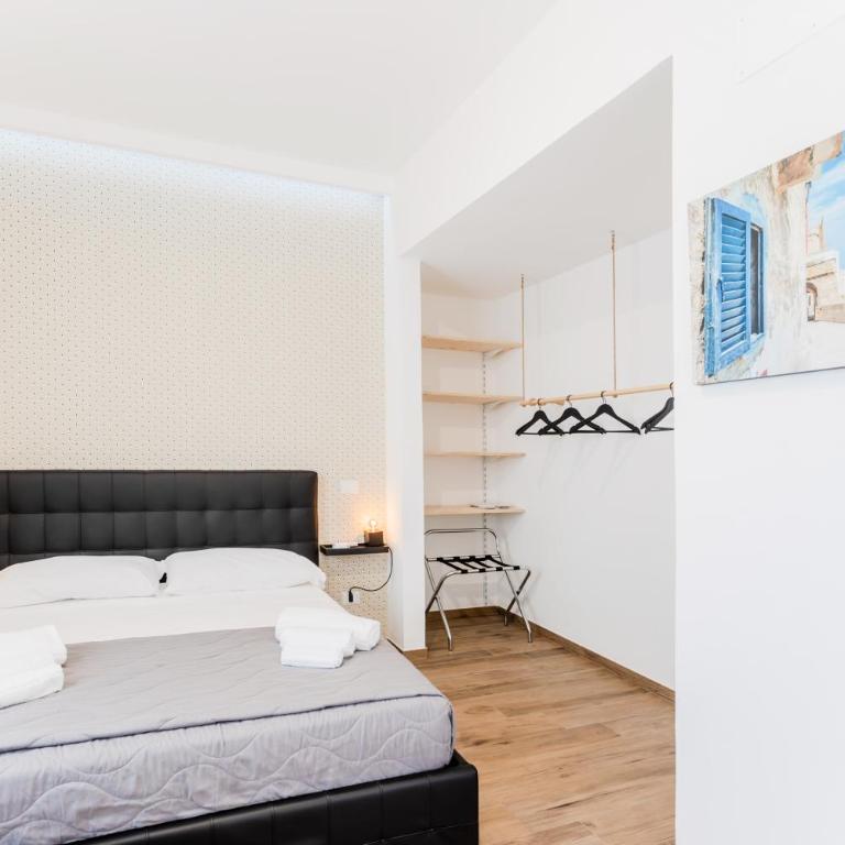 Pietramare Luxury Suites - Queen Room with Garden View - 21