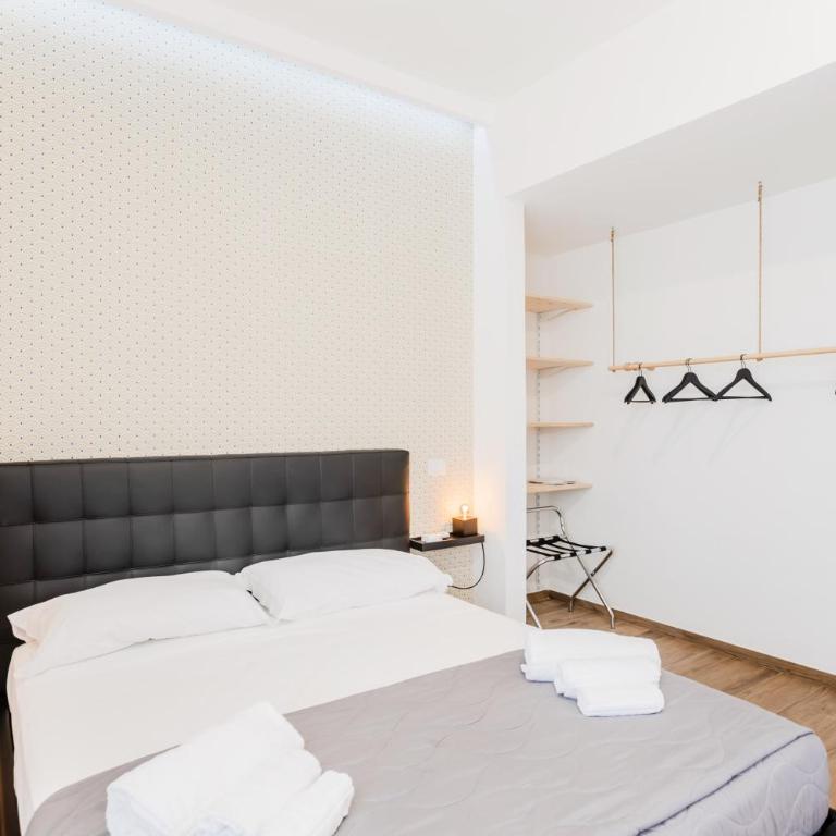Pietramare Luxury Suites - Queen Room with Garden View - 20