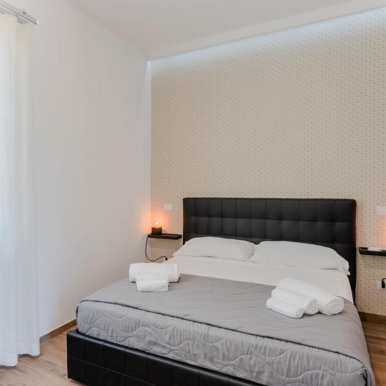 Pietramare Luxury Suites - Queen Room with Garden View - 22