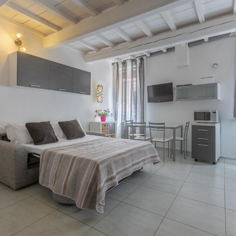 GuestHost - Ferrara Center Bi-Level Beauty Apartment - One-Bedroom Apartment - 2
