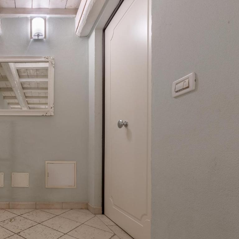 GuestHost - Ferrara Center Bi-Level Beauty Apartment - One-Bedroom Apartment - 13
