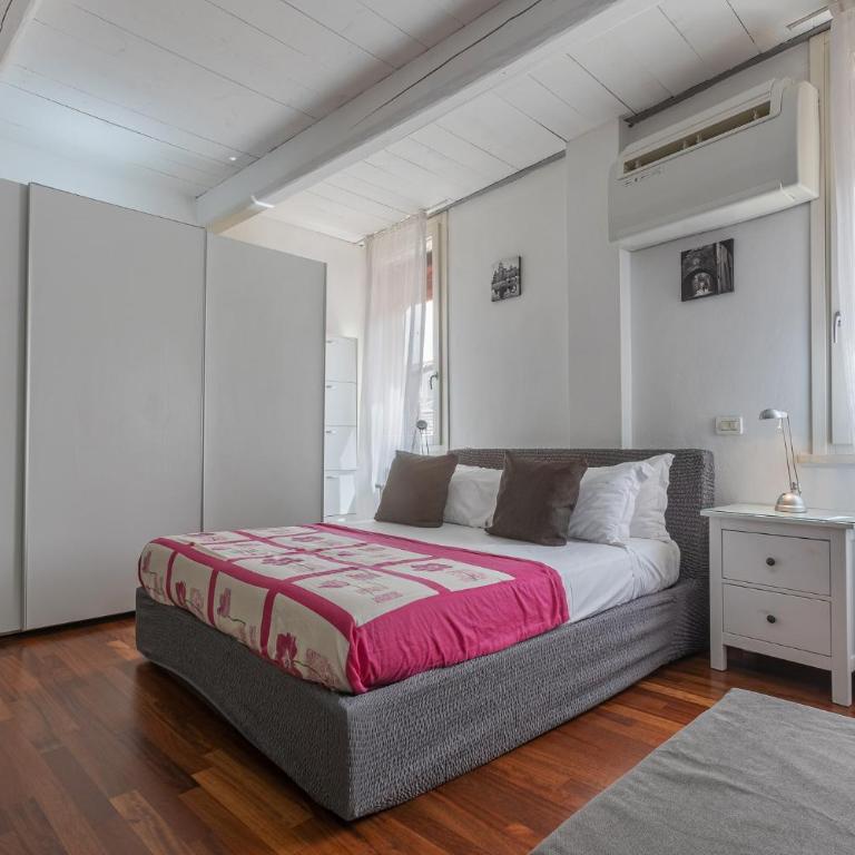 GuestHost - Ferrara Center Bi-Level Beauty Apartment - One-Bedroom Apartment - 1