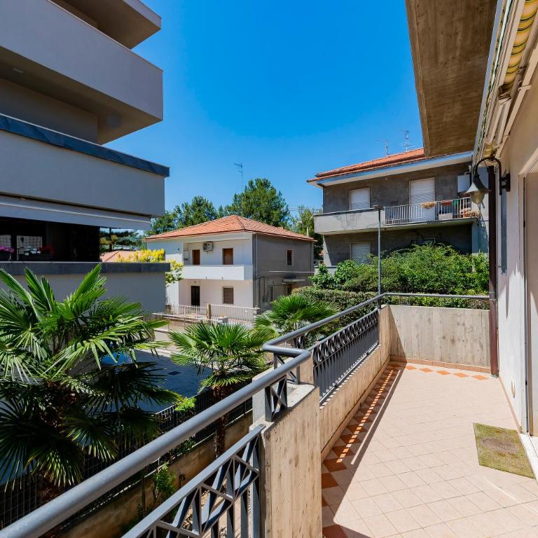 GuestHost - Two-Levels Apartment with Balconies near the Beach - Appartamento con 1 Camera da Letto - 6