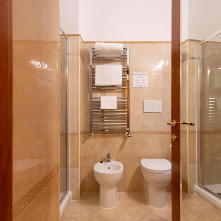 Hotel Hiberia - Camera Classic Matrimoniale/Doppia con Letti Singoli - 2