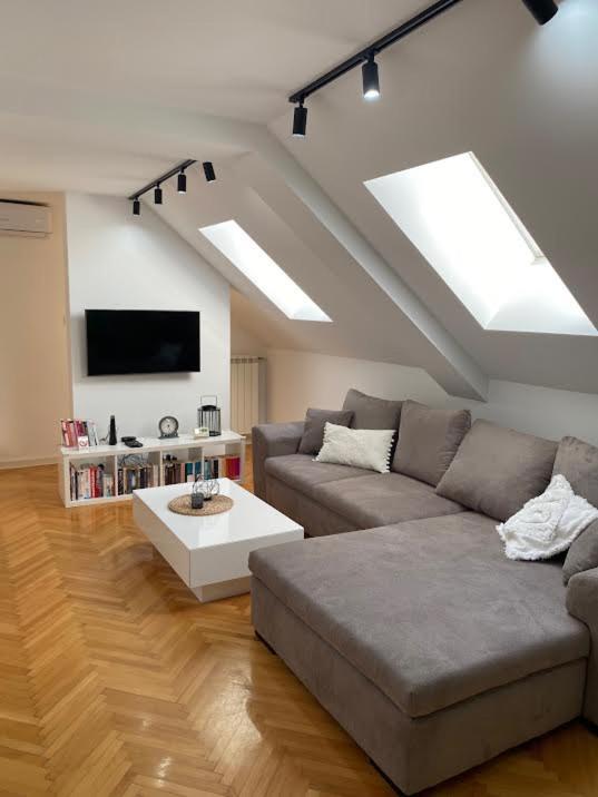 Vila Pobeda - Deluks Apartman sa 3 Spavaće Sobe - 7