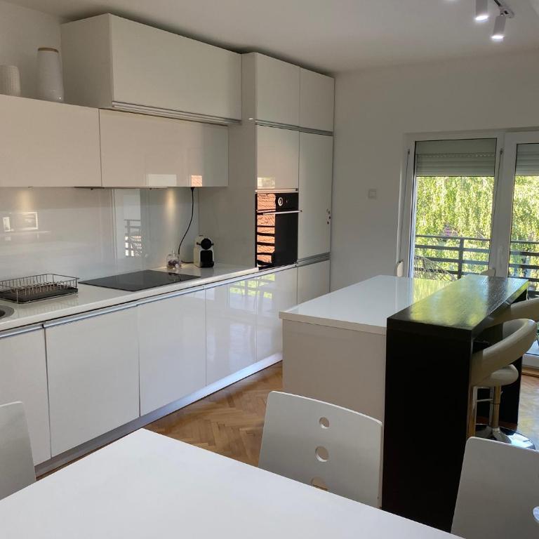 Vila Pobeda - Deluks Apartman sa 3 Spavaće Sobe - 4