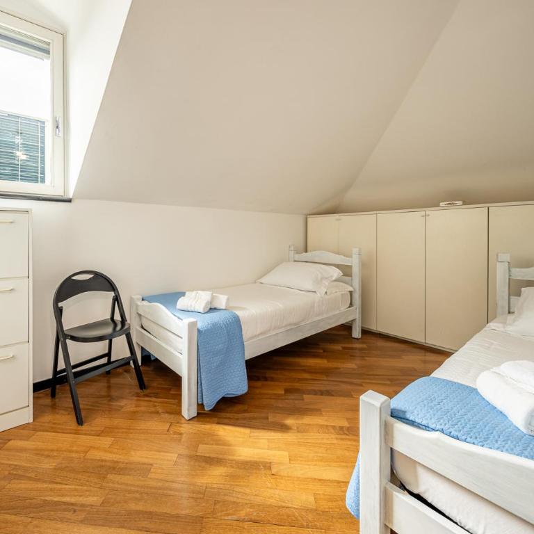 CASA ALESSANDRA Comfort, Wi-Fi e Parcheggio - Appartamento Standard con 2 Camere da Letto - 4
