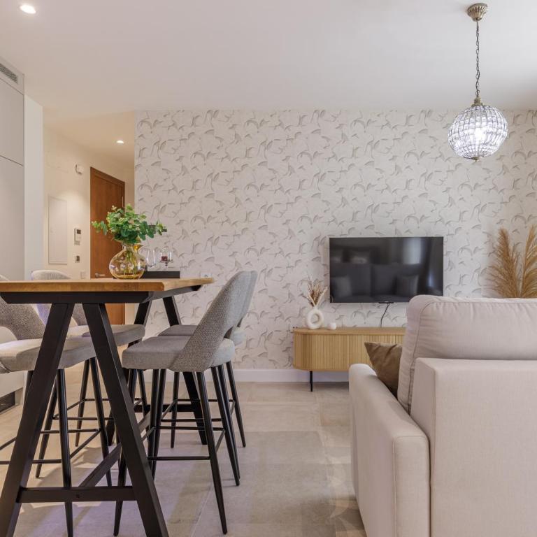 Plaza del Siglo Suites & Boutique Apartments by Caleta Homes - Estudio Deluxe - 7