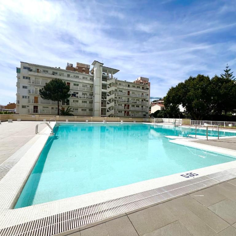 Frente a la playa con vistas y garaje, Núcleo Cristal - Two-Bedroom Apartment - 14