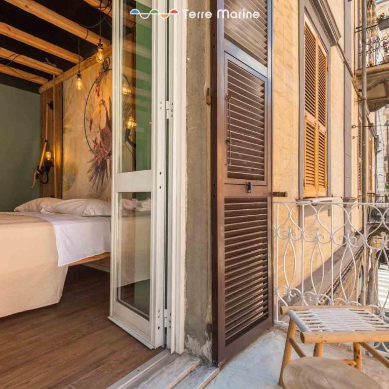 City Jungle, Terre Marine - King Room with Balcony - 6
