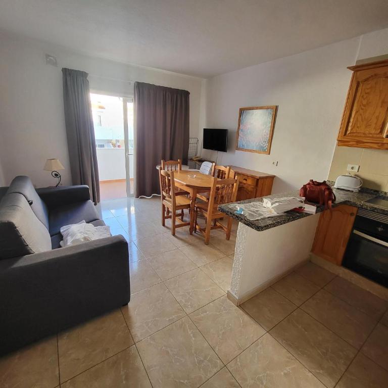Las Floritas 2 - One-Bedroom Apartment - 2