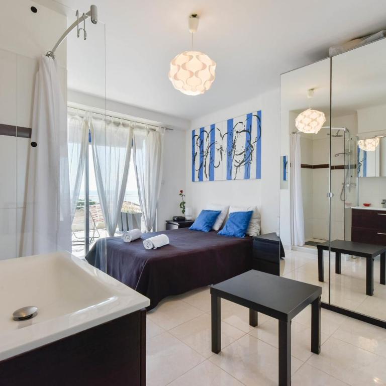 Cozy top-floor 2-Br apartment terrace and sea view - Appartement - 12