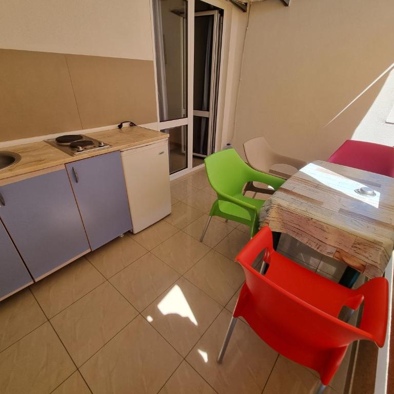 Apartmani Vuković - Četvorokrevetna Soba s Terasom - 3