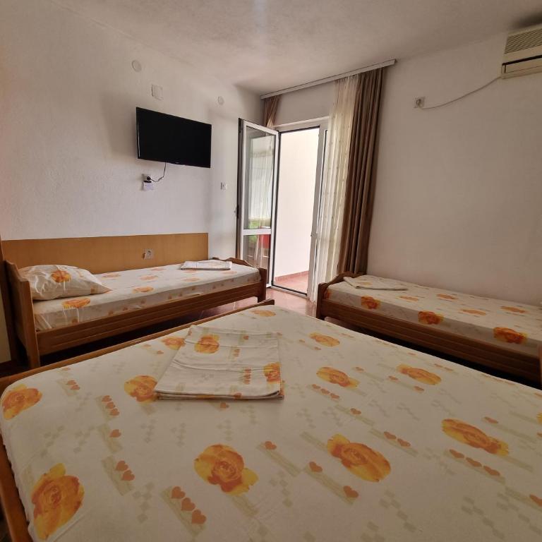 Apartmani Vuković - Četvorokrevetna Soba s Terasom - 2