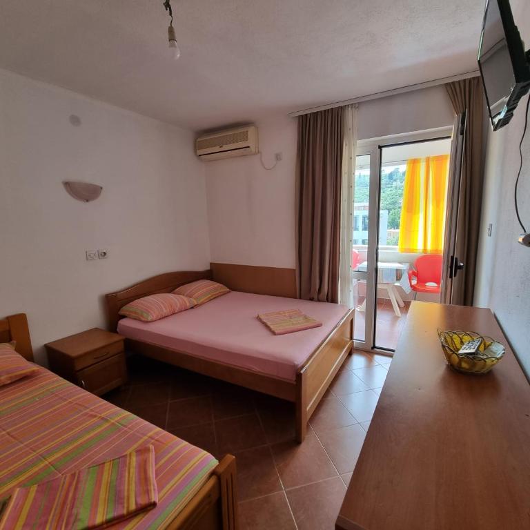 Apartmani Vuković - Trokrevetna Soba sa Terasom - 1