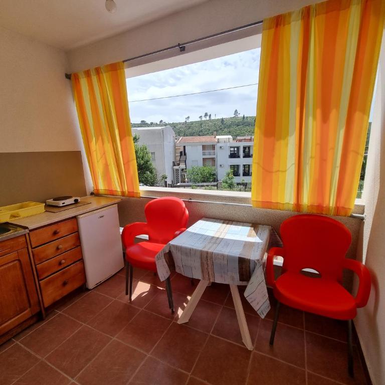Apartmani Vuković - Trokrevetna Soba sa Terasom - 3