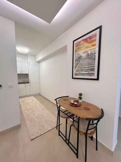 EMc24 - One-Bedroom Apartment - 12