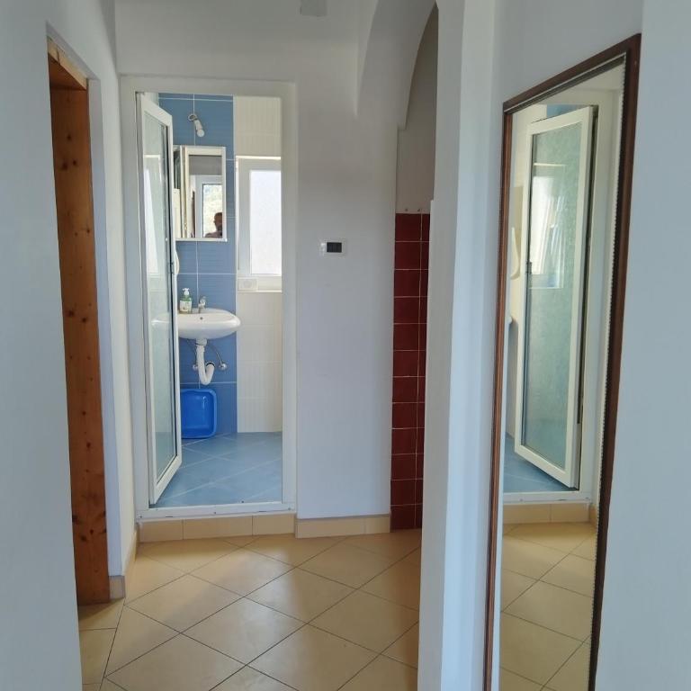 Apartmanes Volaric M - Apartman sa 2 Spavaće Sobe i Pogledom na More - 1