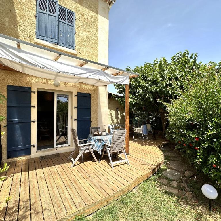 Le Cocon, Appartement pour 2 personnes à 5 minutes de la plage de l'Almanarre à Hyères - Apartment - Erdgeschoss - 3
