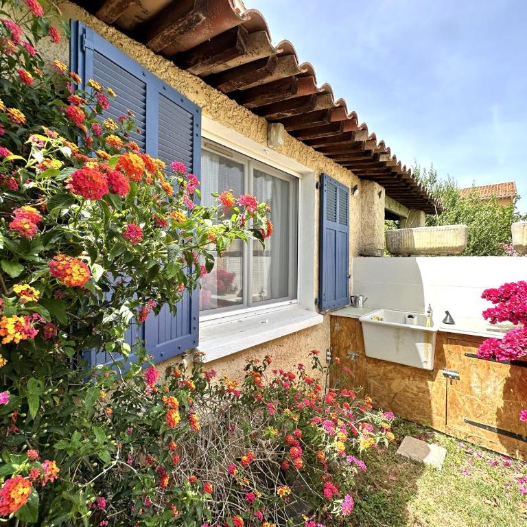 Le Cocon, Appartement pour 2 personnes à 5 minutes de la plage de l'Almanarre à Hyères - Apartment - Erdgeschoss - 6