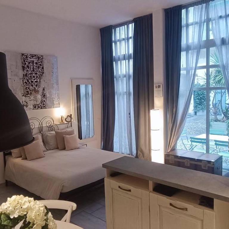 Carducci - Deluxe Room - 8