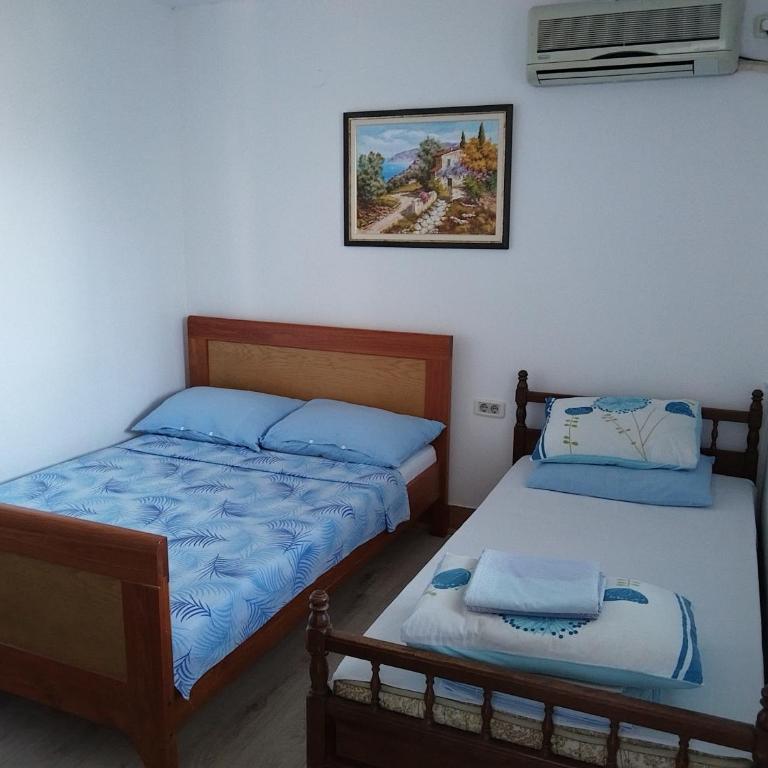 Apartmanes Volaric M - Standardna Trokrevetna Soba sa Pogledom na More - 5