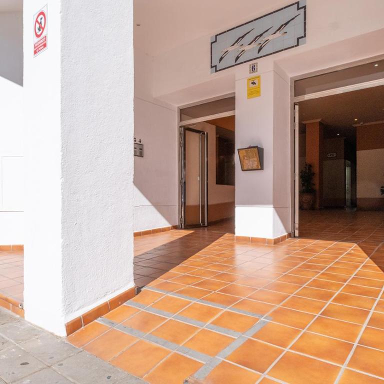 Quality apartment Sleeps 8 Airconditioned Underground parking Ultra fast WiFi - Apartamento de 3 dormitorios - 48