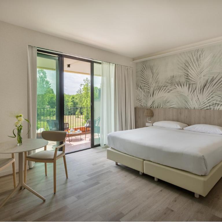 UNA Hotels Forte Dei Marmi - Camera Matrimoniale Deluxe - 5