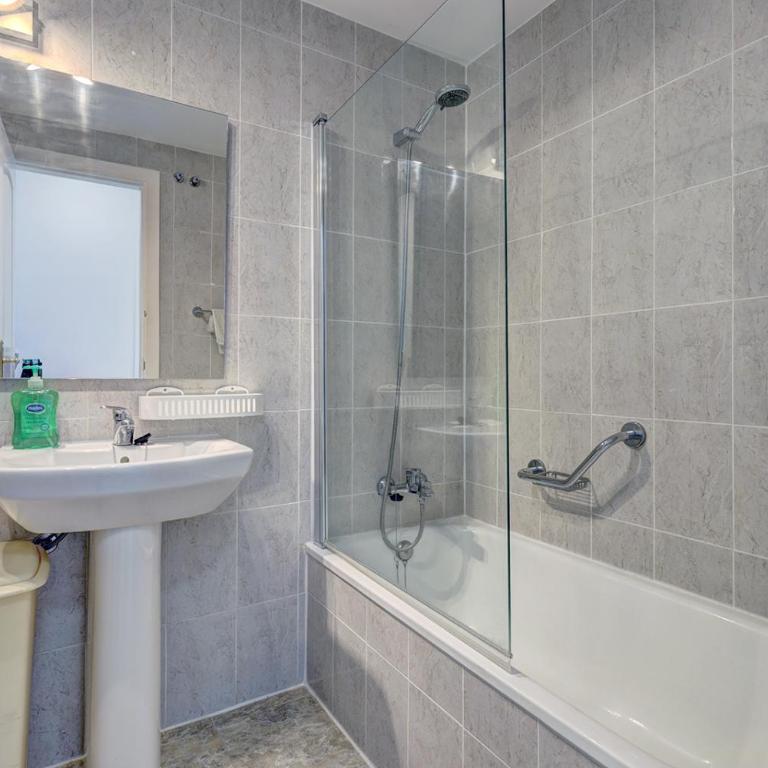 Quality apartment Sleeps 8 Airconditioned Underground parking Ultra fast WiFi - Apartamento de 3 dormitorios - 42