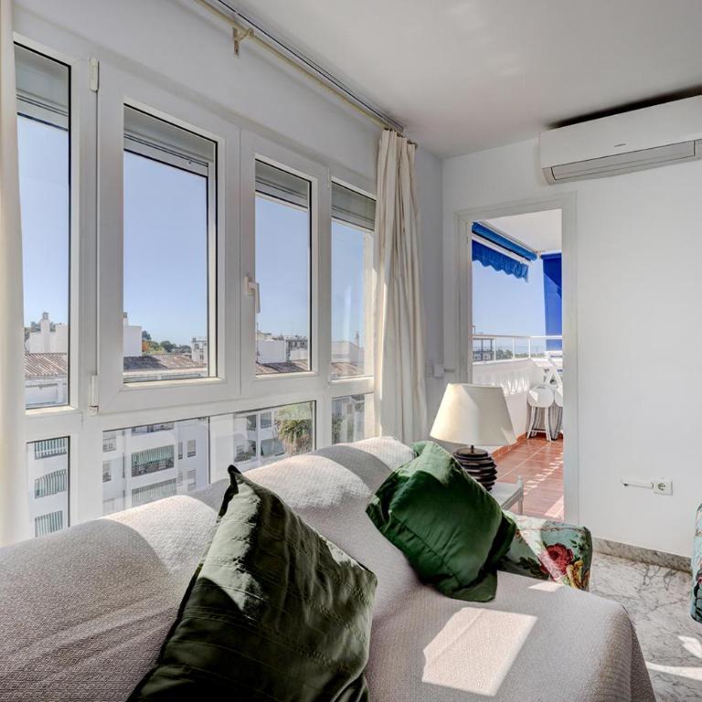 Quality apartment Sleeps 8 Airconditioned Underground parking Ultra fast WiFi - Apartamento de 3 dormitorios - 8