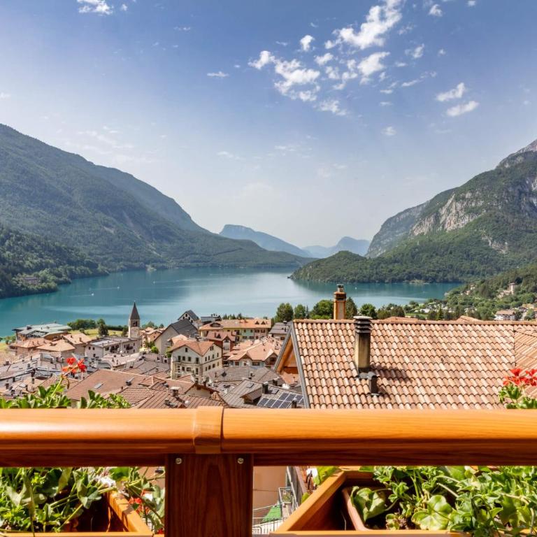 Hotel Lory - Molveno - Dolomiti - Doppel-/Zweibettzimmer mit Seeblick - 1