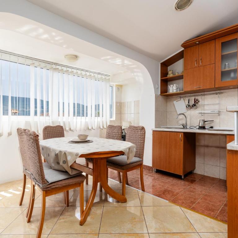 Apartment Skver parking included - Two bedroom apartment with Sea view - 7