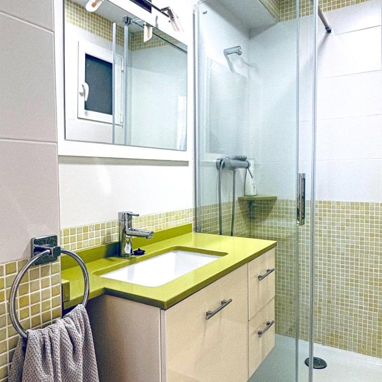 Apartamento primera línea playa San Antonio - Two-Bedroom Apartment - 15