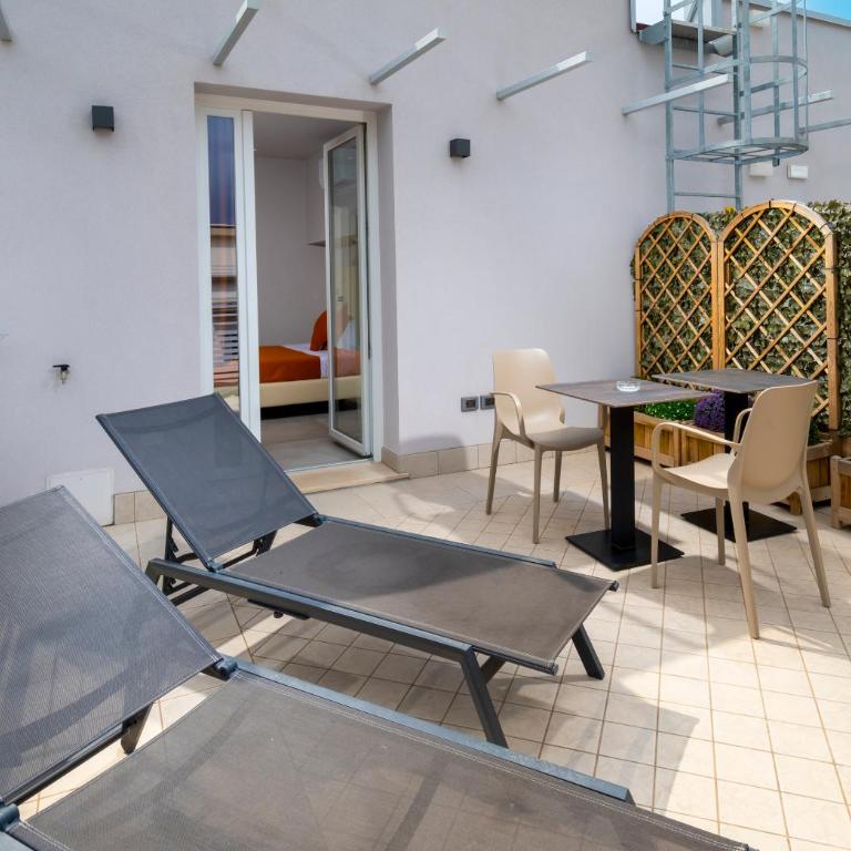 B&B Primrose Residence Hotel - Camera Matrimoniale con Terrazza - 6