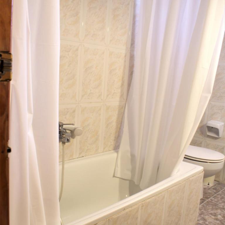 Vacansis Habitaciones Privada en una Villa a un paso del Mar en Cullera - Basic Triple Room with Shared Bathroom - 34