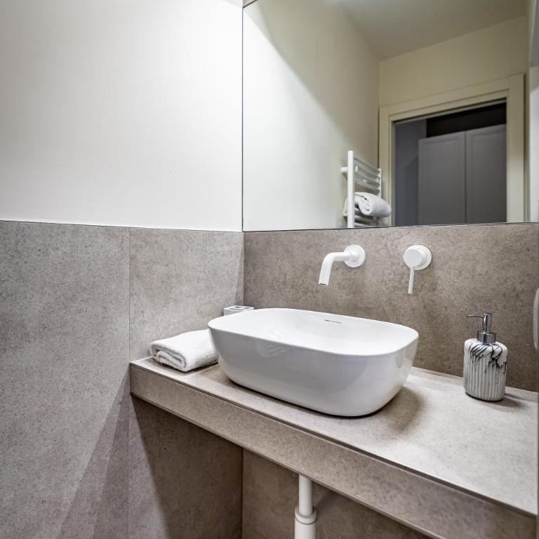 Le Corti by Dimora Collection - Luxury Suites in a Restored 13th-Century Convent with Sauna and Gym - Adults Only - Camera Matrimoniale - 21