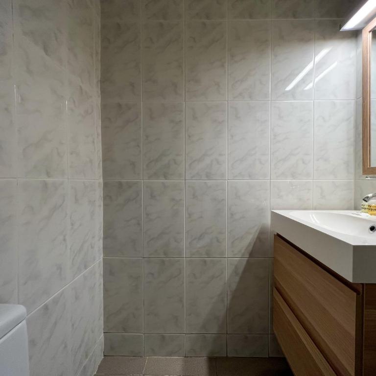 Stay U-nique Apartments Sardenya II - Three-Bedroom Apartment - 17