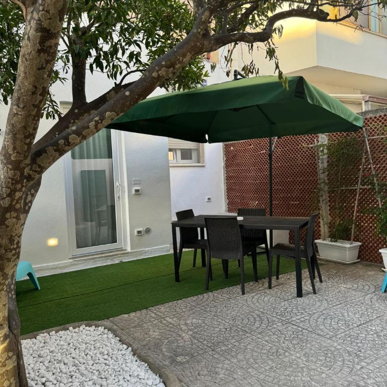 B&B Primalba - Camera Familiare con Vista Giardino - 5