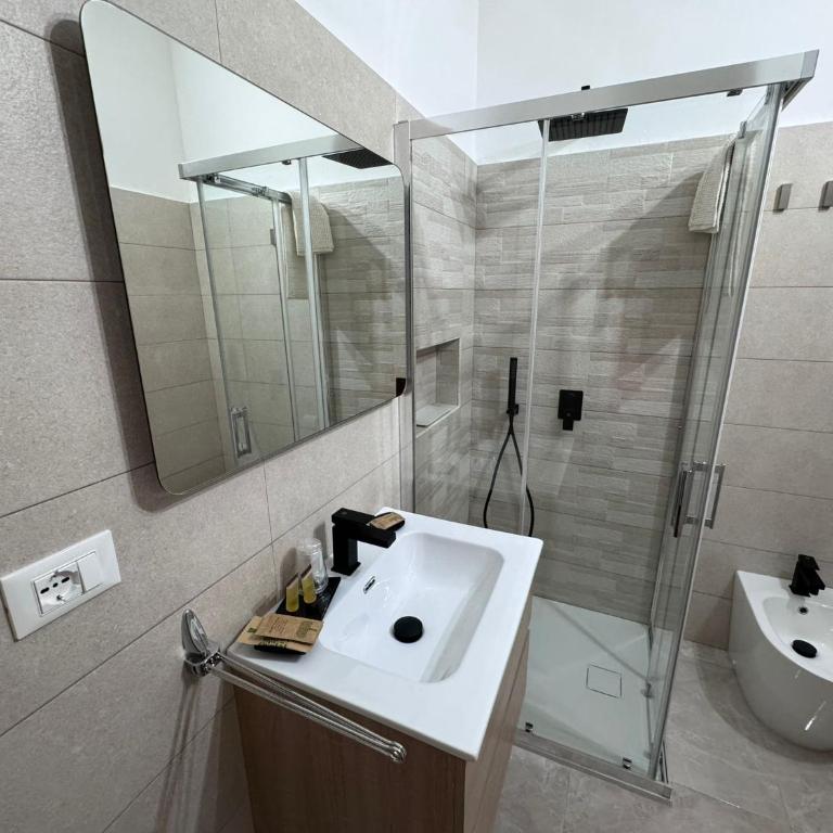 B&B Primalba - Camera Familiare con Vista Giardino - 6
