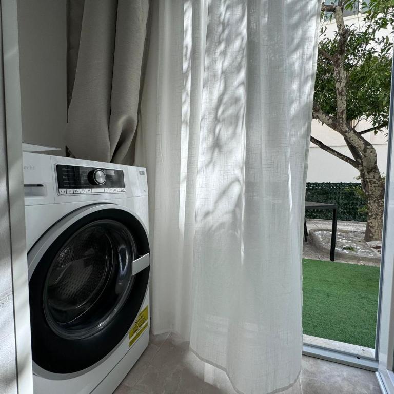 B&B Primalba - Camera Familiare con Vista Giardino - 9