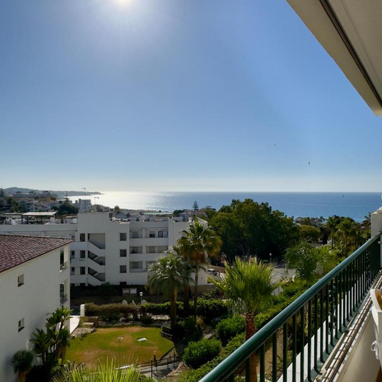 Apartamento soleado en Miraflores - Apartamento Estándar de 3 dormitorios - 1