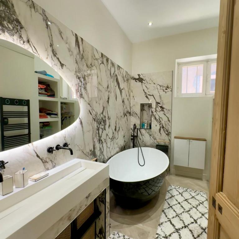 Divine Idylle Luxe 3 chambres, terrasse 130m2, jacuzzi, Clim 5 m Cours Mirabeau - Appartamento con 3 Camere da Letto - 39