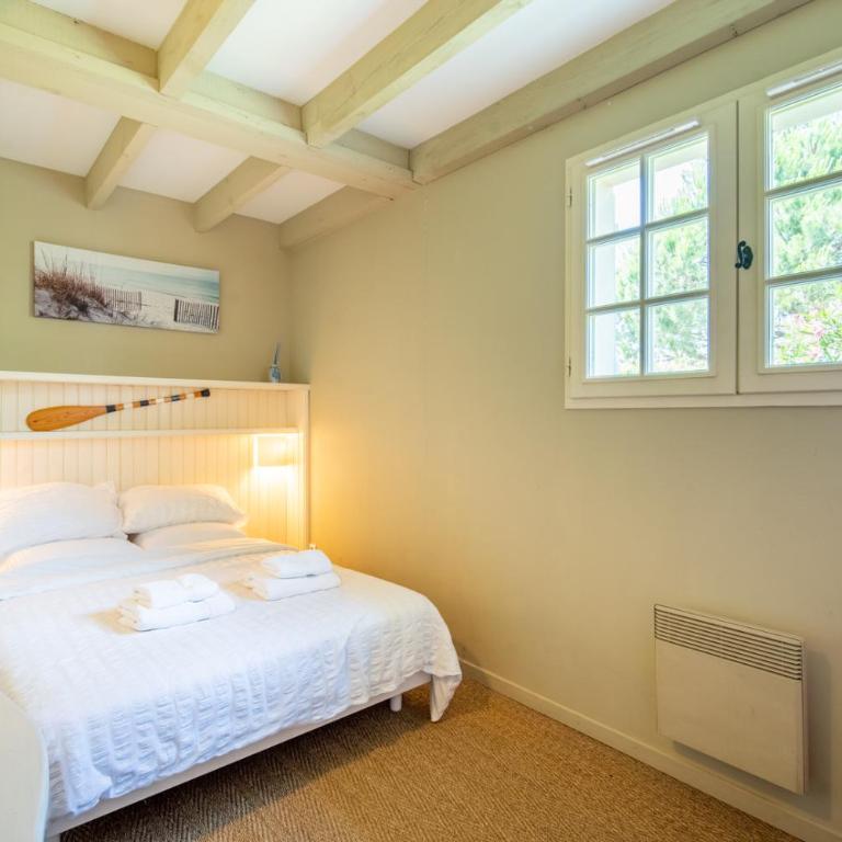 Unique Pool Villa 500m from the beach, Hamptons Style with beautiful Garden - Villa - 15