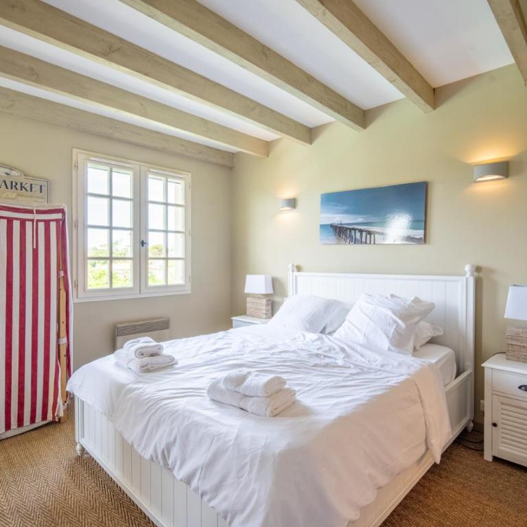 Unique Pool Villa 500m from the beach, Hamptons Style with beautiful Garden - Villa - 12