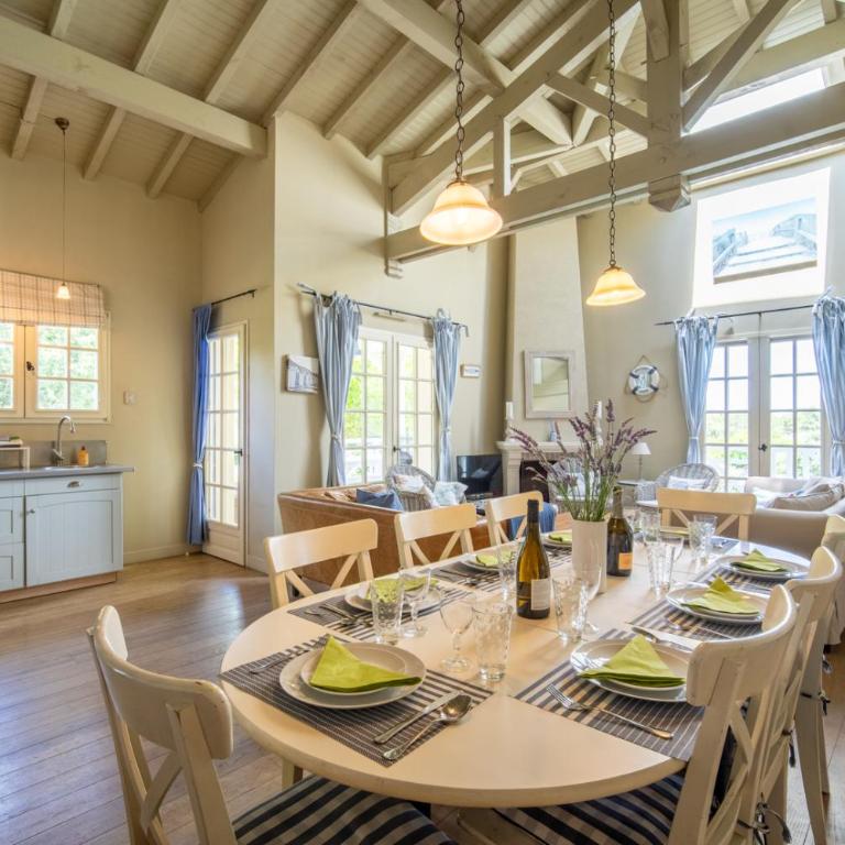 Unique Pool Villa 500m from the beach, Hamptons Style with beautiful Garden - Villa - 8
