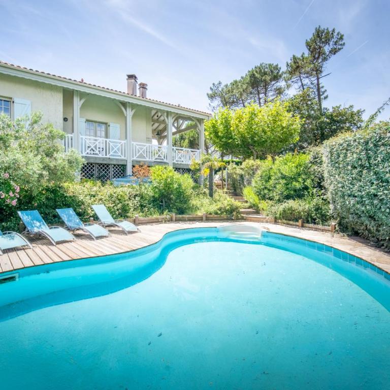 Unique Pool Villa 500m from the beach, Hamptons Style with beautiful Garden - Villa - 1
