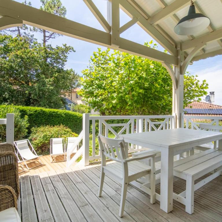 Unique Pool Villa 500m from the beach, Hamptons Style with beautiful Garden - Villa - 24