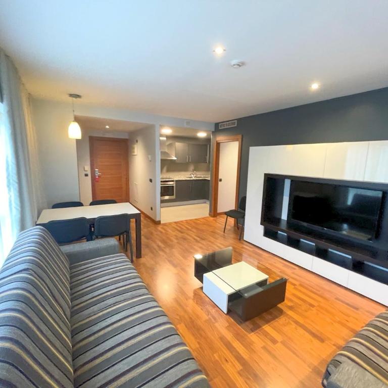 Hotel Apartamentos San Fermín Pamplona - One-Bedroom Apartment with Balcony - 3