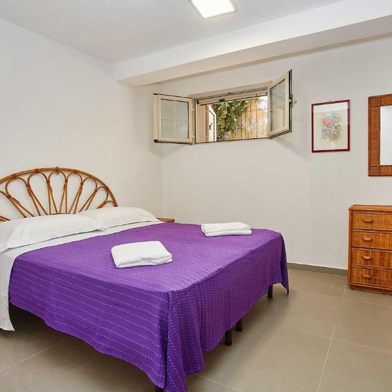 Mondello Adone - Three-Bedroom House - 10